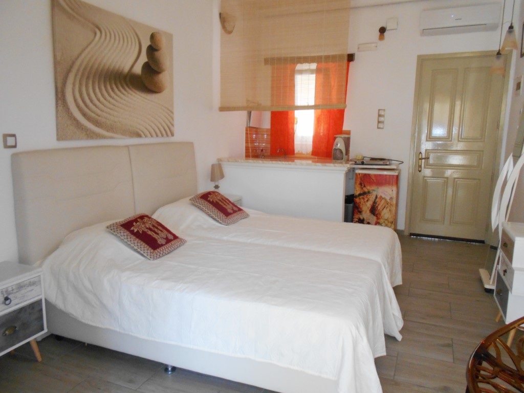 Twin or Double Bed Room with Kitchenette - La Veranda of Mykonos Guesthouse